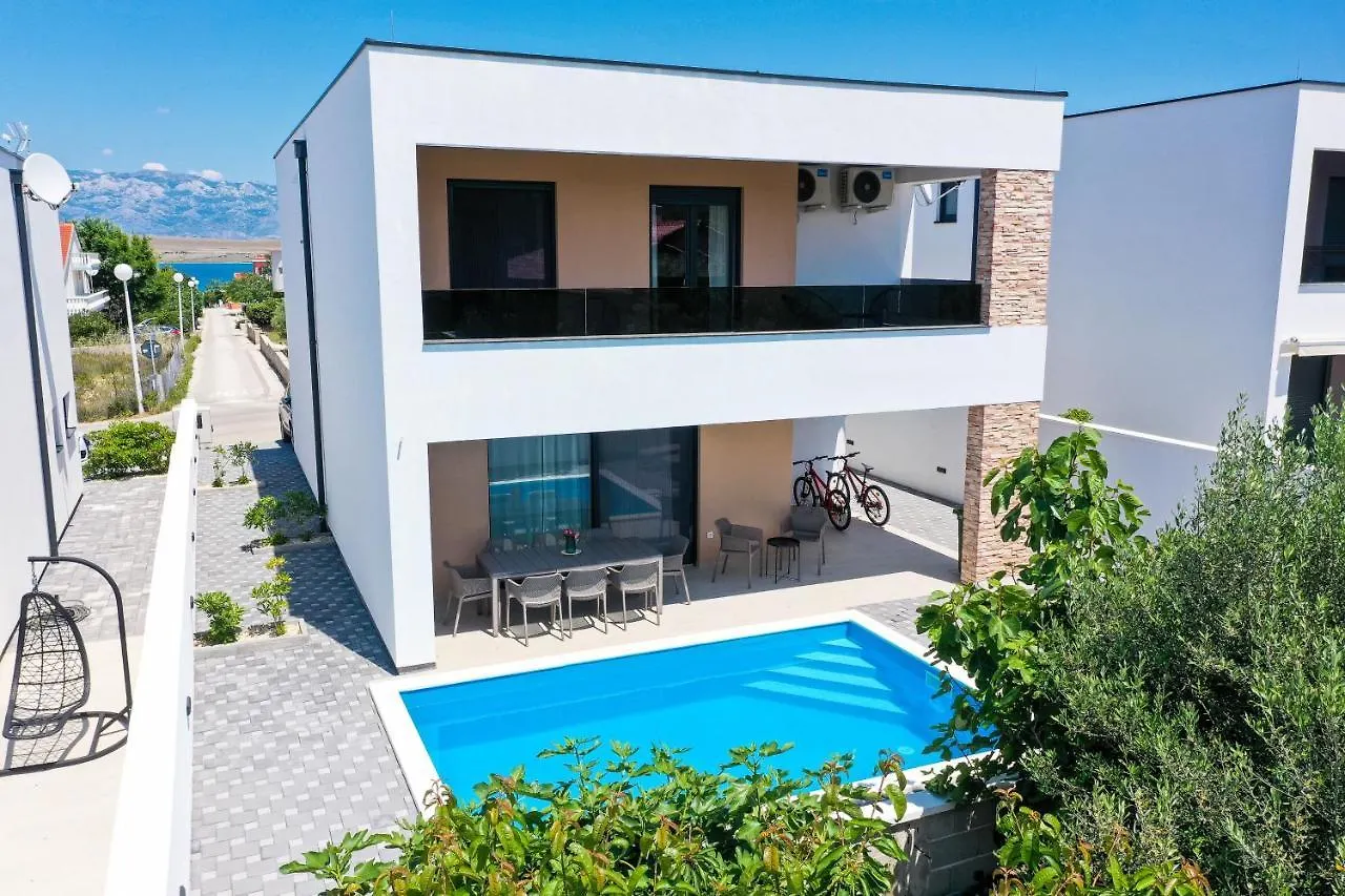 Villa Like Vir